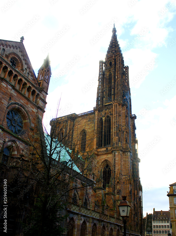 la cathedrale de strasbourg en alsace