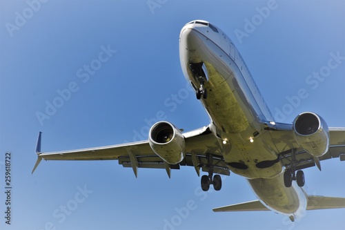 Boeing 737 Jet - Commercial Aircraft Landing.