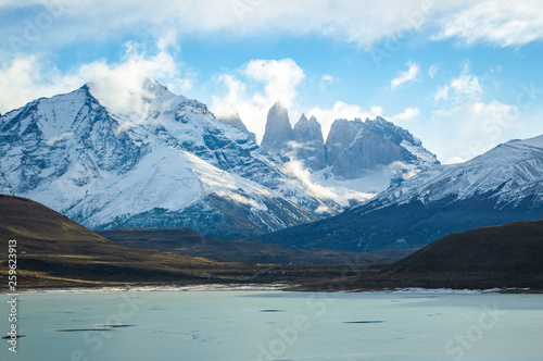 Torres del paine en inverno, laguna amarga