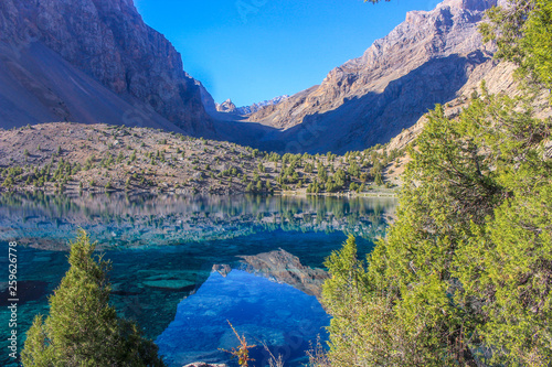 Fototapeta Naklejka Na Ścianę i Meble -  The blue lake of the fan mountains of Tajikistan