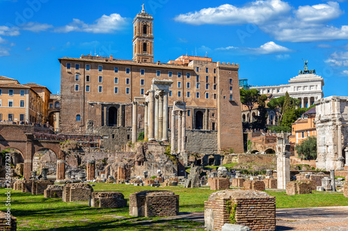Quadro su tela At Roman Forum, Rome, Italy