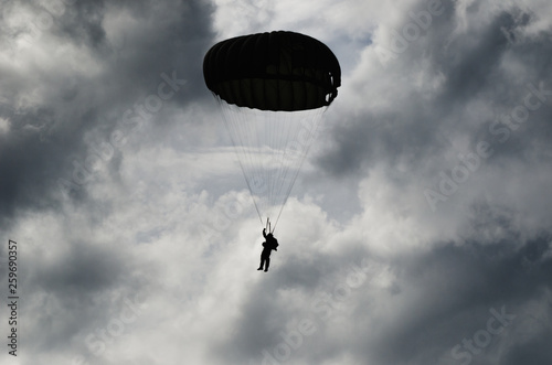 PARACHUTE JUMP - Soldier of the airborne troops