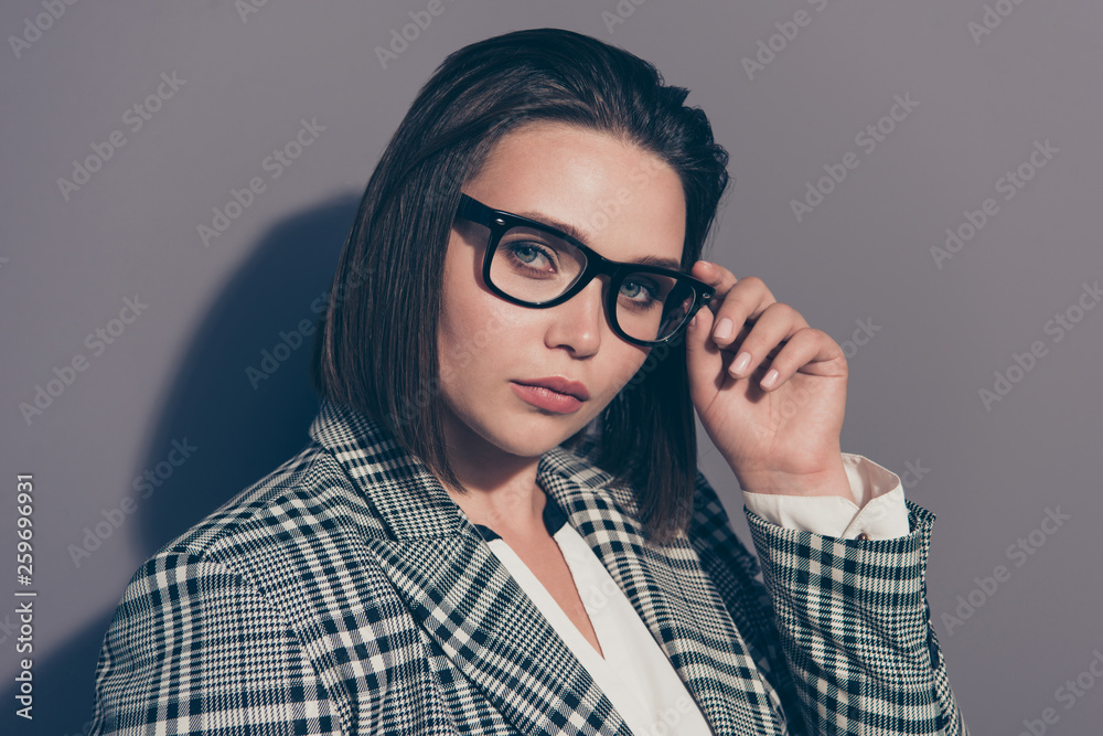 Φωτογραφία Closeup photo of beautiful serious attractive pretty with ideal perfect makeup b