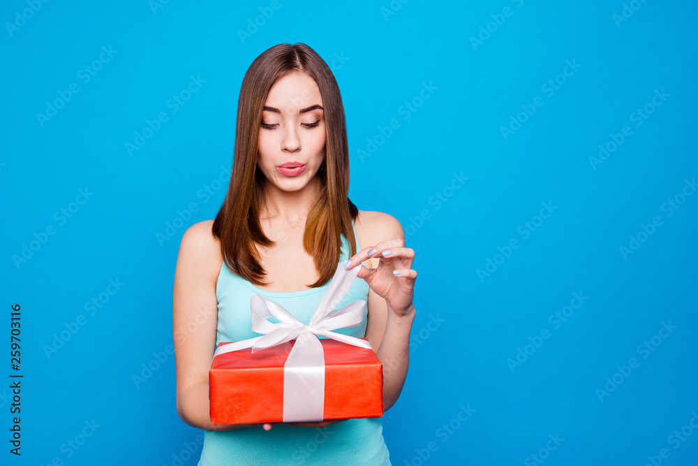 Close up photo amazing wonderful she her lady hold arms large gift box can't stand waiting want wish desire eager know what inside wear casual tank top outfit clothes isolated blue bright background Close up photo amazing wonderful she her lady hold arms large gift box can't stand waiting want wish desire eager know what inside wear casual tank top outfit clothes isolated blue bright background
