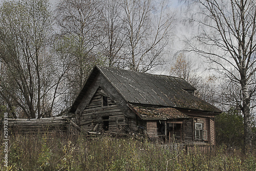 abandoned house © helena2111