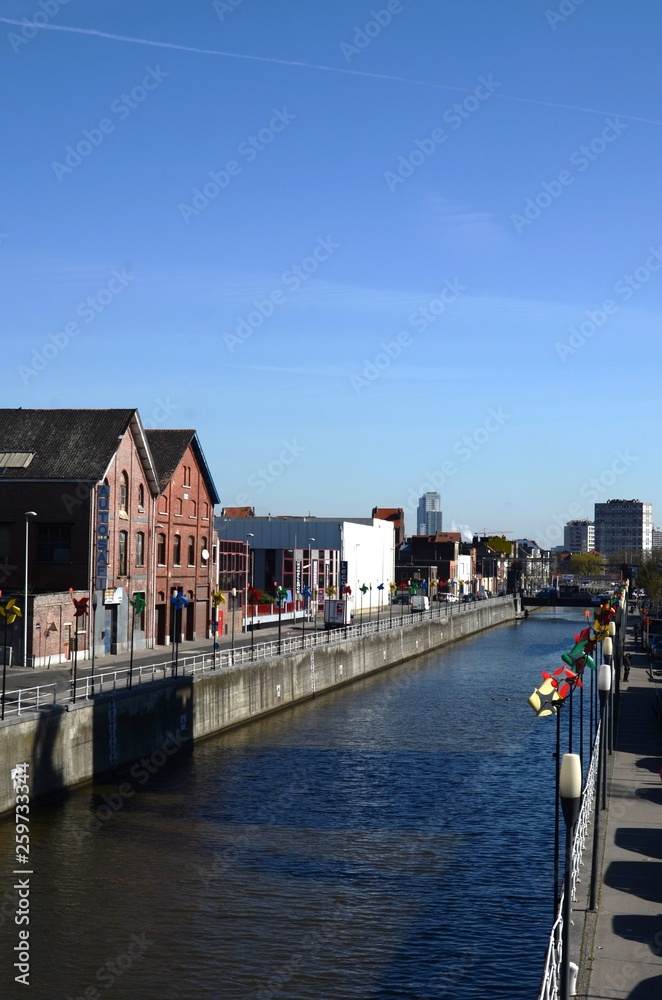 Naklejka premium Bruxelles (Belgique) : Canal de Charleroi