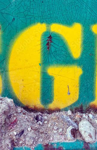 Quadro su tela Written Wording in Distressed State Typography Found Letter G