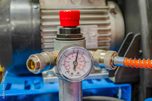 pressure gauge for pressure measurement