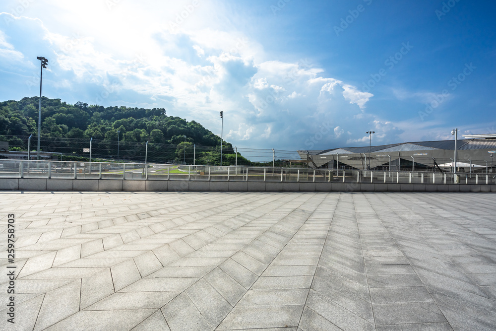 Obraz premium panoramic city skyline with empty square