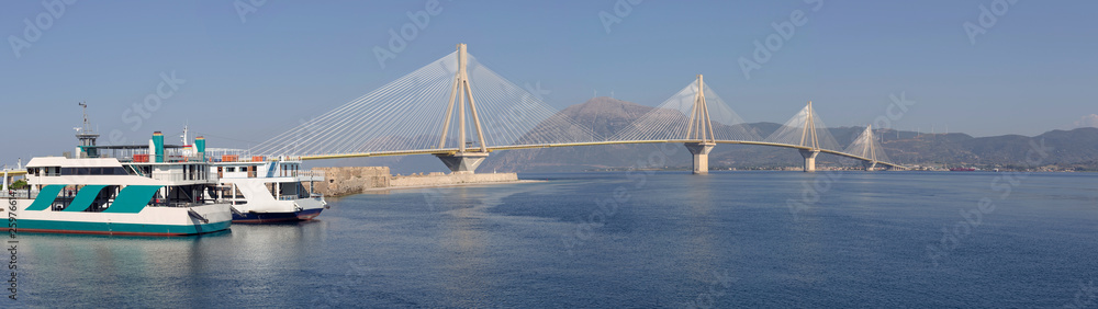 Obraz premium View of the modern bridge