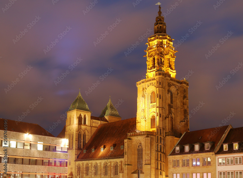 kilianskirche in Heilbronn am Abend beleuchtet