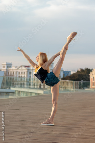 urban ballet dancer