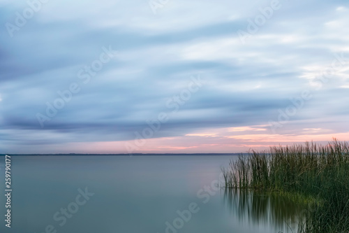 Fototapeta Naklejka Na Ścianę i Meble -  Sunrise over the still waters
