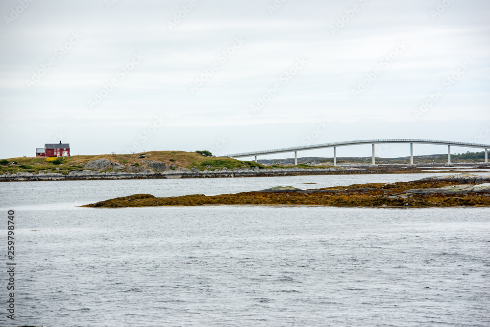 Brücke auf der Insel Smøla