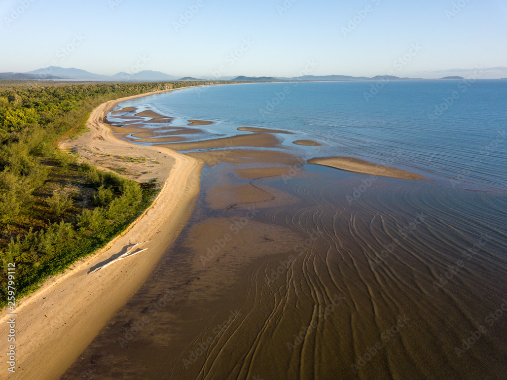 Luftaufnahmen von der Küste von Kurrimine Beach in Australien