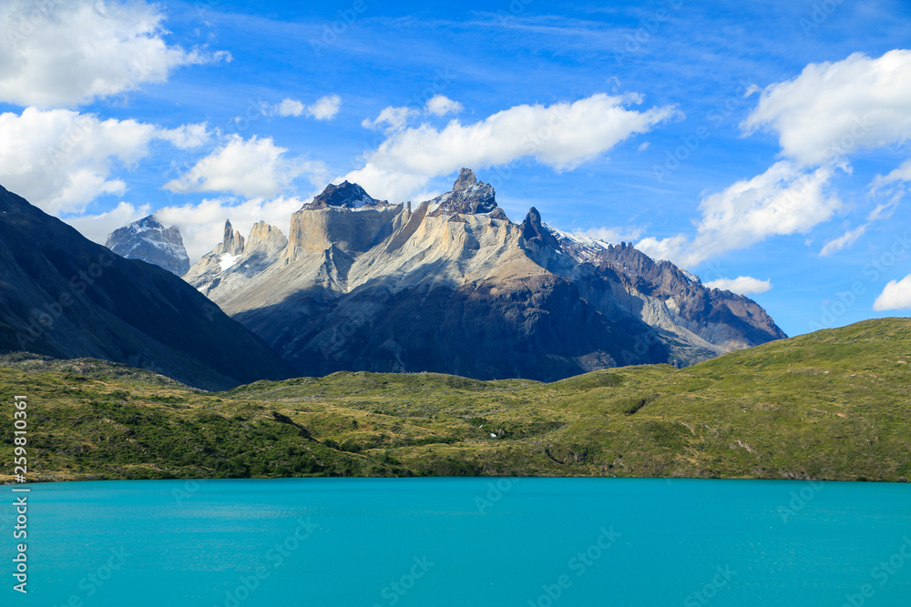 Cuernos del Paine, Parque Nacional Torres del Paine, Chile, Lago Pehoe, Región de Magallanes, Patagonia