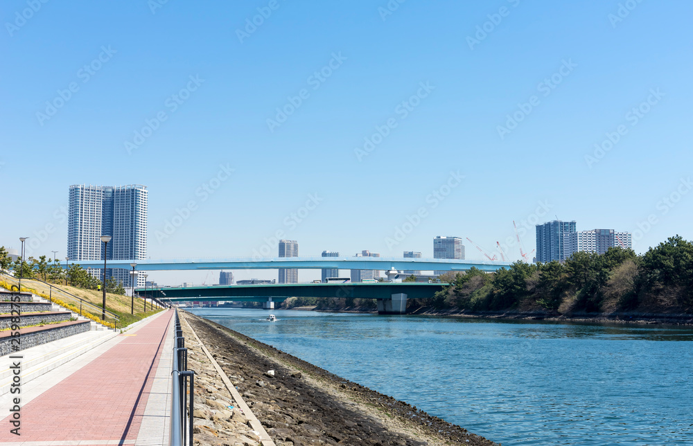 東京　豊洲ぐるり公園の風景　view of  Toyosu Gururi Park