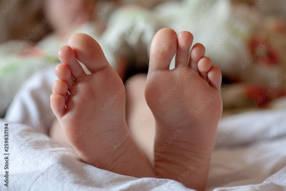 Men's toes, healthy toe nails Men's toes, healthy toe nails