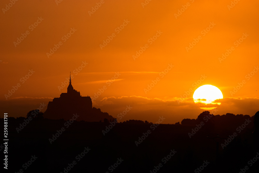 Mont Saint-Michel im Sonnenuntergang