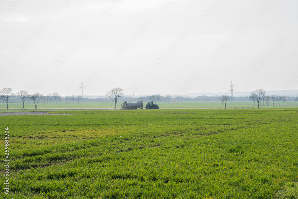 Windrad Landschaft Landwirtschaft Traktor