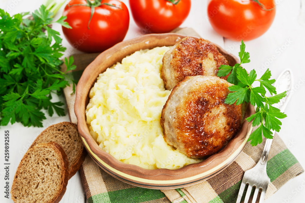Cutlets and mashed potatoes Cutlets and mashed potatoes