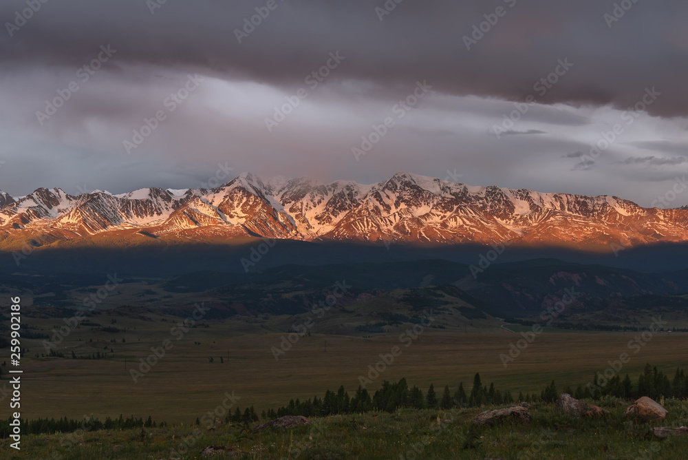 Obraz premium sunrise mountains clouds sky overcast