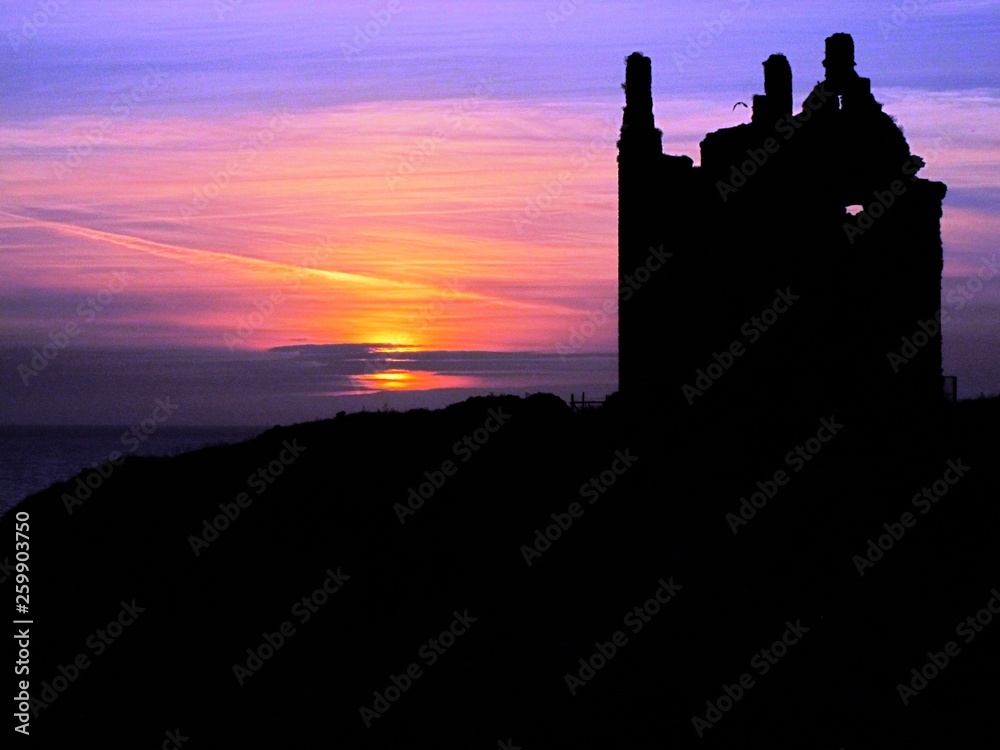 Obraz premium Castle sunset