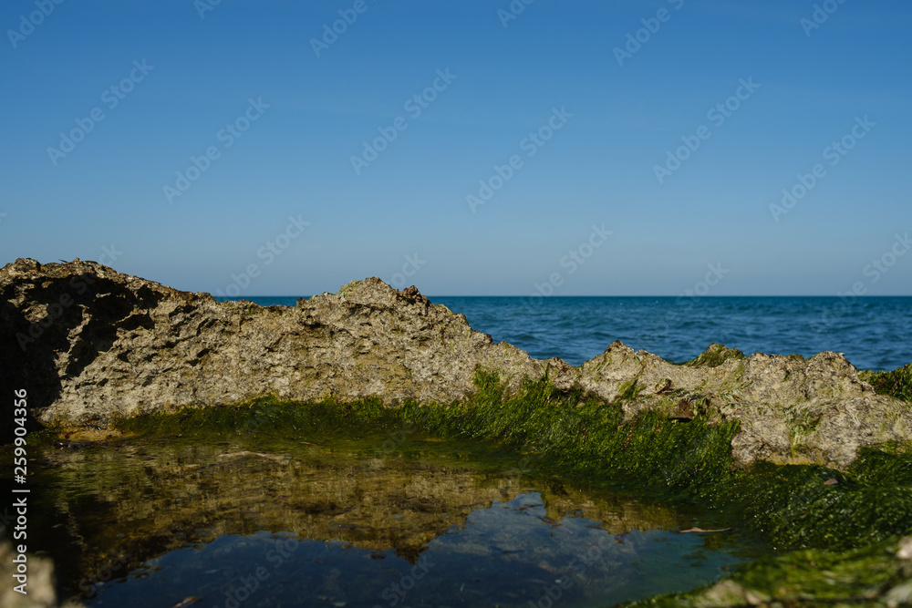 Strand am Mittelmeer, Macroaufnahmen Wasser und Steine