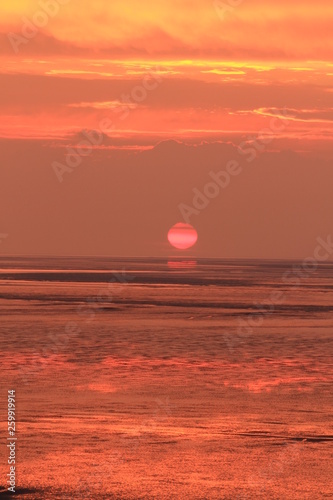 Sonnenuntergang an der Nordsee photo