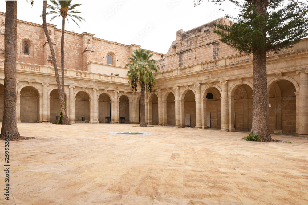 Alméria Espagne Cathedrale de l'incarnation cour intérieure