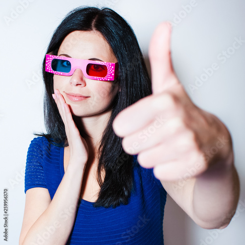 woman showing thumbs up