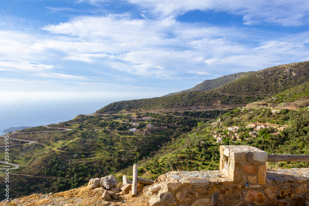 Obraz premium West coast of Crete on a sunny spring day. Greece, Europe