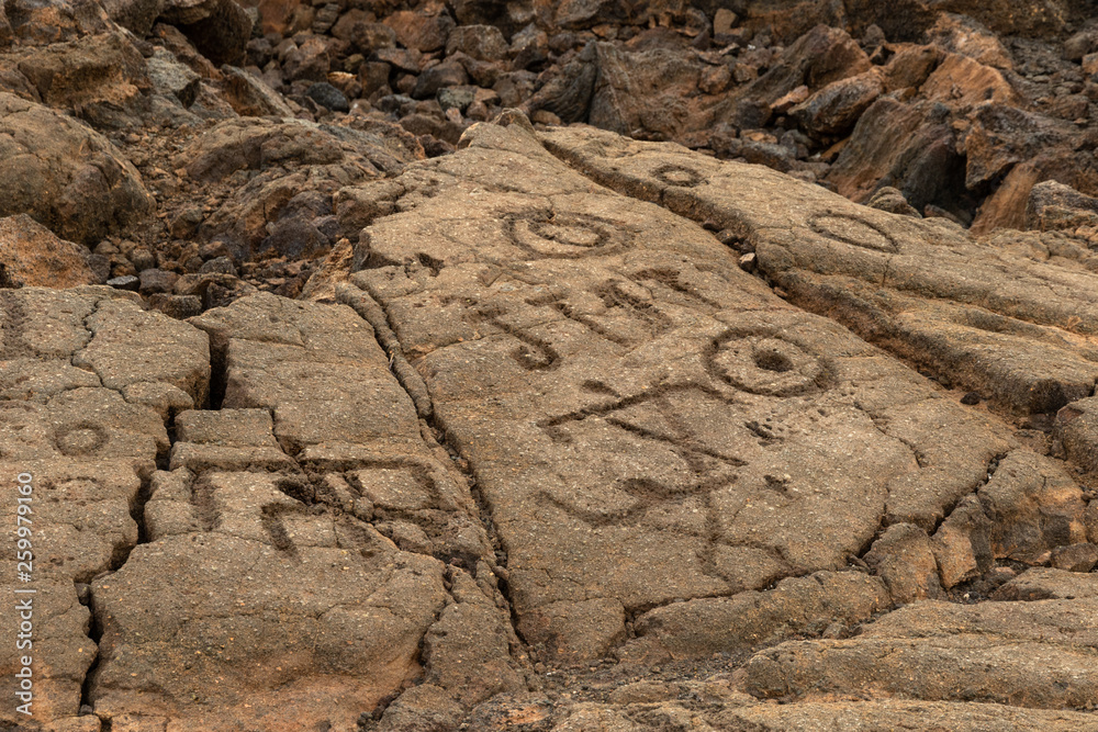 Petroglyphs in Waikoloa Field, on the King's Trail ( Petroglyphs in Waikoloa Field, on the King's Trail (