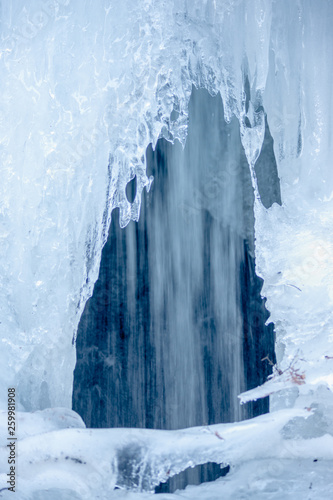 Icy Waterfall © Stefan