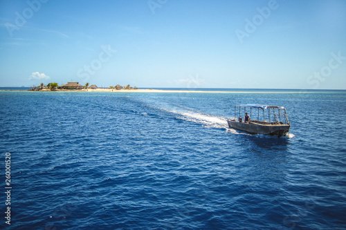 A boat trip to a small Fiji island in the Pacific ocean © Edina