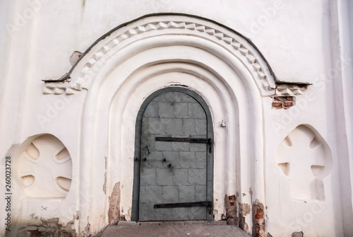 The door to the church. © Alex Bu