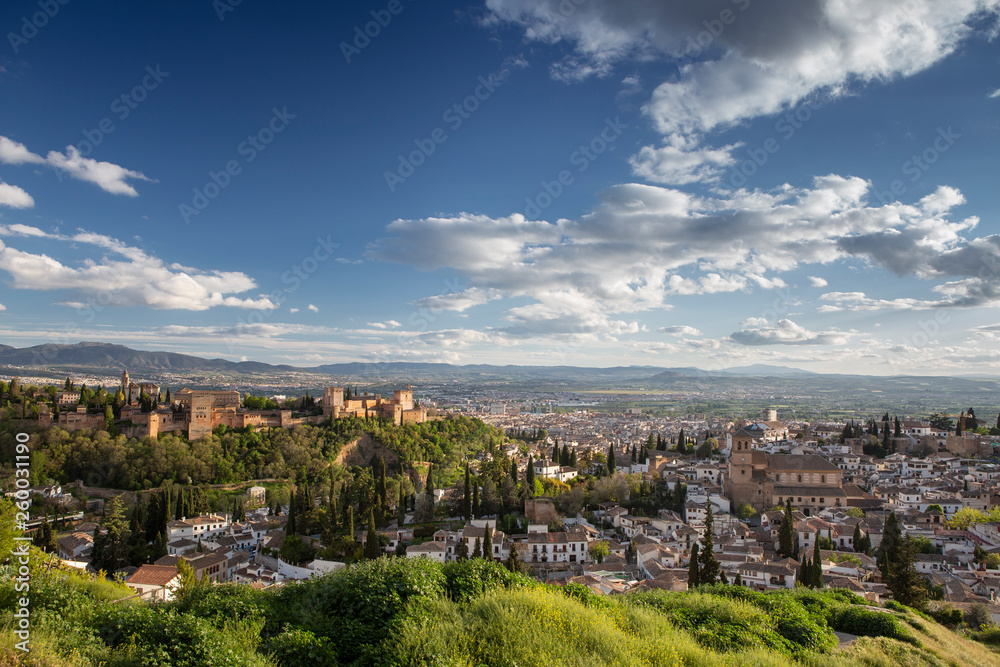 Panorámicas de la ciudad de Granada con la Alhambra