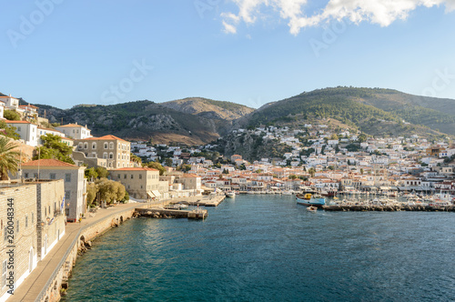 Fototapeta Naklejka Na Ścianę i Meble -  View of Hydra old town and port, Greece