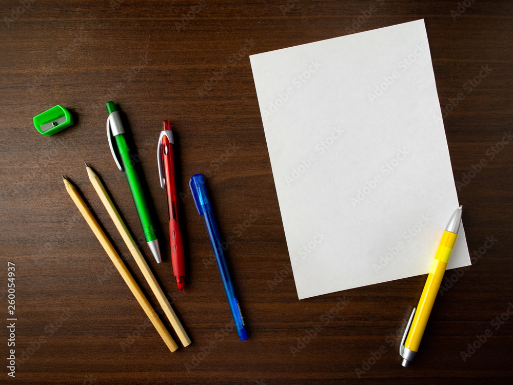 Obraz premium work-table pen paper