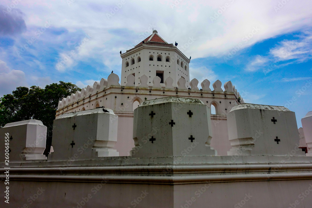 Famous place in Thailand (Phrasumen fort)