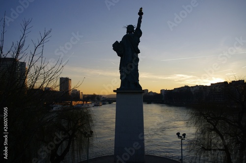 Statue de la liberté Paris 15