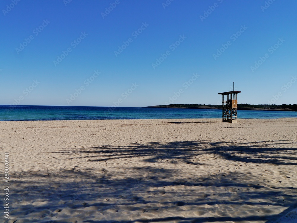 Badewacht am Strand von Mallorca