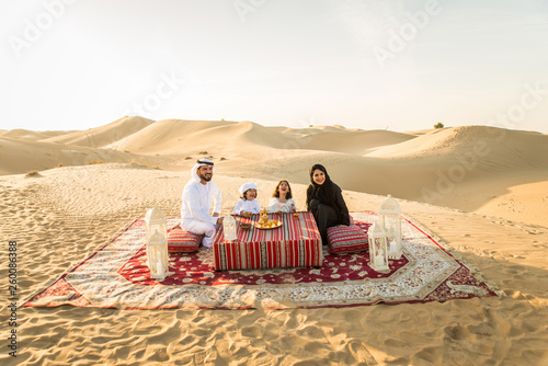 Photography Arabian family in the desert