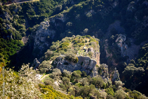 La rupe con le rovine del Castello Medusa photo