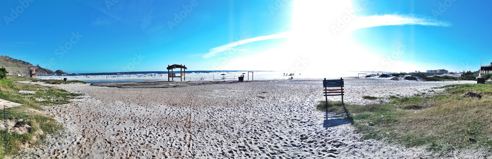 Obraz premium Una calurosa tarde en la playa