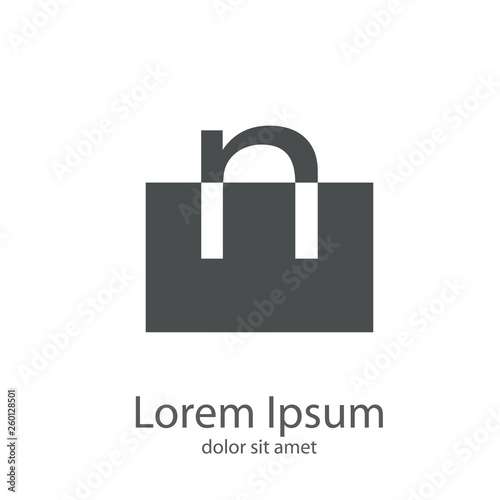 Logotipo letra n minúscula en cuadrado en espacio negativo en color gris