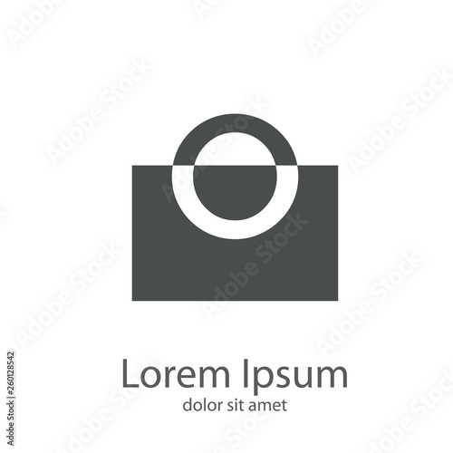 Logotipo letra o minúscula en cuadrado en espacio negativo en color gris