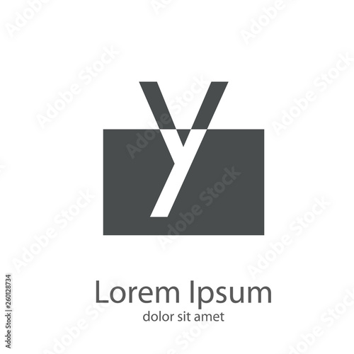 Logotipo letra y minúscula en cuadrado en espacio negativo en color gris