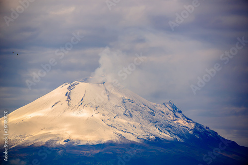 Volcan activo, Popocatepetl, Puebla, _México photo