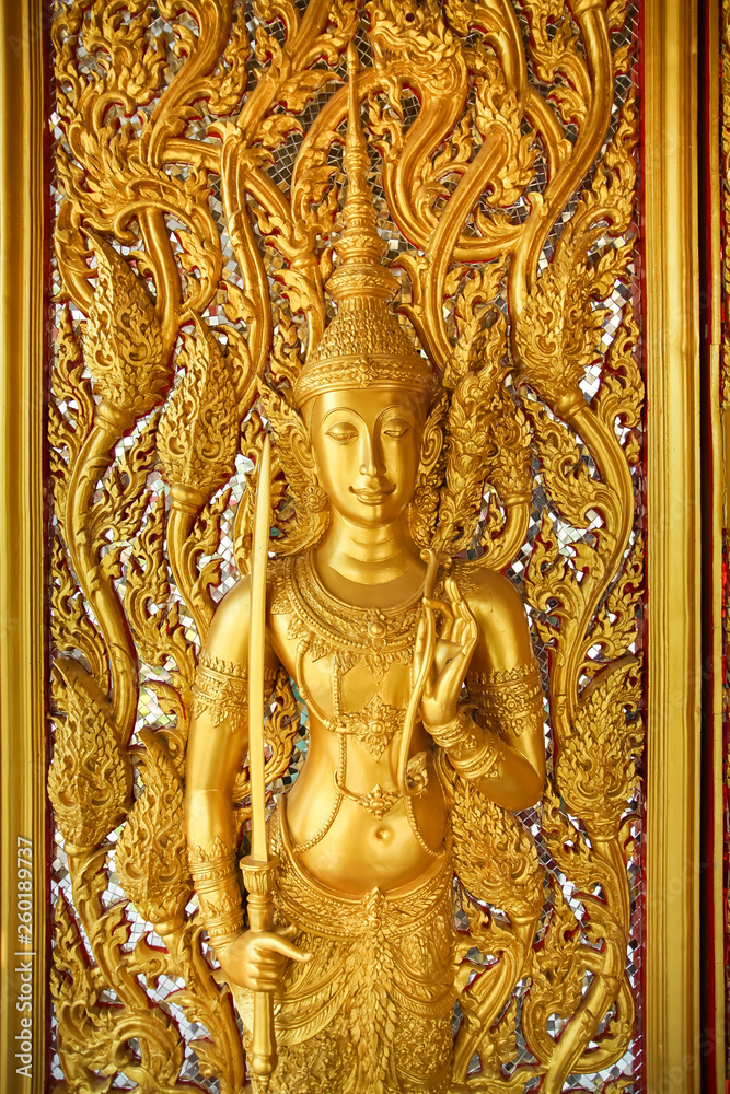Ancient Thai craft art in Wat thasung.